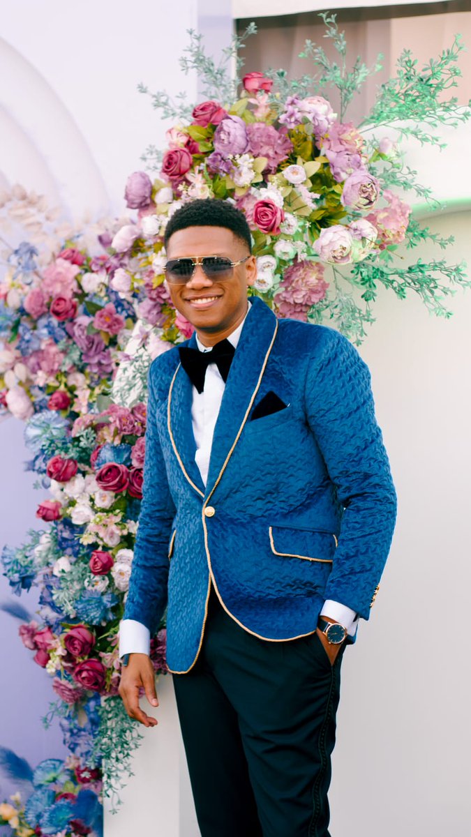 PalediSegapo's tweet image. @ProVerbMusic
🧵🪡 @palse.africa 
#durbanjuly2023 
#custommadesuits
#tailormadetofit 
#bespoketailoring 
#palseORnothing