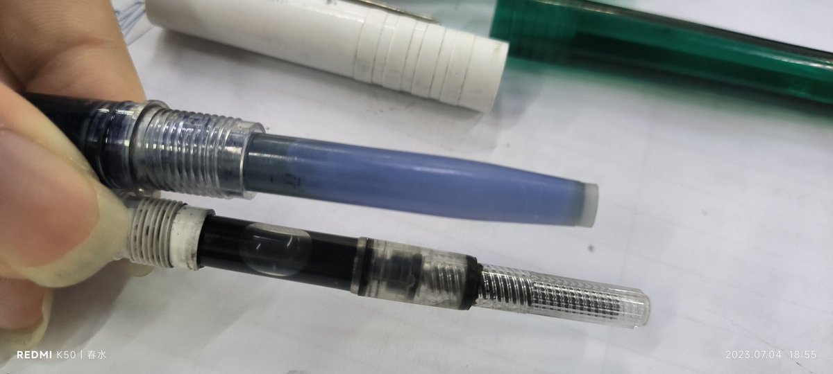 用多了bk406就会发现ppq的好，大墨囊，不用三天一打水，好拆装，笔尖更有弹性，专利笔尖密封，bk406仅有外壳偏软且有正姿握起来舒服一些 白金ppq应该是最适合日用的廉价钢笔了