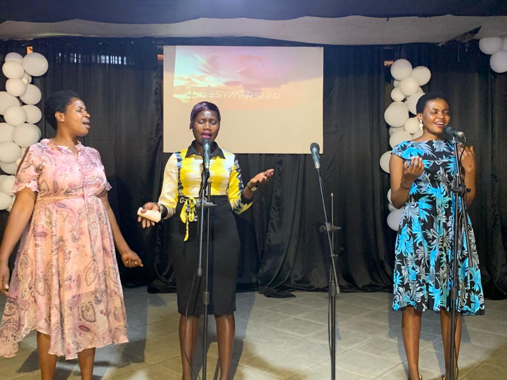 Kyebaptistch's tweet photo. #Kyebando Baptist Church, as we gather in fellowship, worship, and dive into God's Word."For where two or three gather in my name, there am I with them." Matthew 18:20πLet's come together and experience the power of community as we grow in faith. #SundayService#ChurchFamily https://t.co/OrV8InIgen