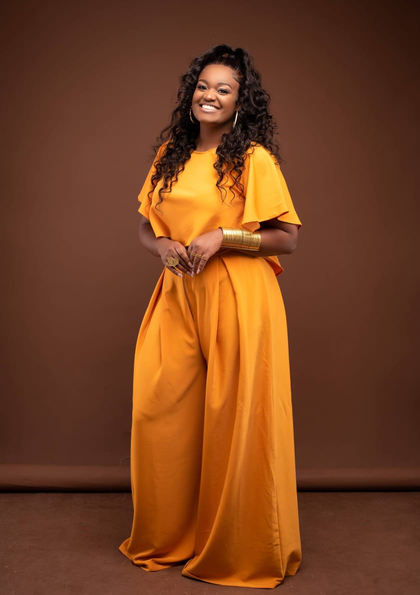 IsabellaHan_'s tweet photo. Maryanne Imani usually invests in quality videos and loves classy outfits, ornaments, and eye-catchy backgrounds
#ChainsAreBreaking https://t.co/R3iZmJuLiY