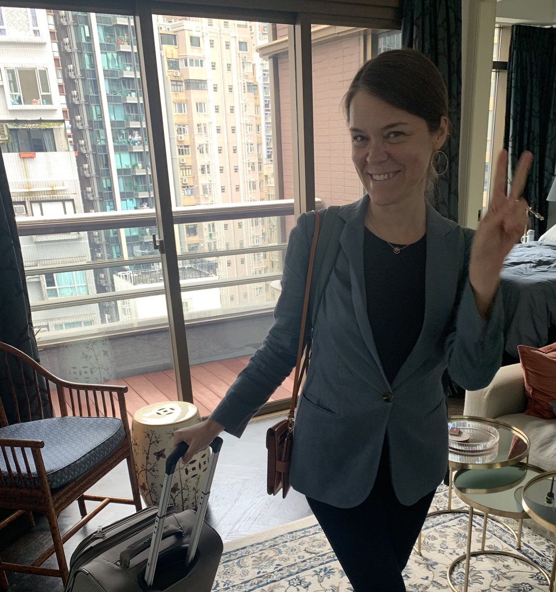 On my way to Austria to be the guest facilitator at <a href="/AcademyHeads/">Academy for International School Heads</a>’ Summer Seminar and reunite with <a href="/ArtistEntrprnr/">Kilian Kröll</a>. Excited to support Heads’ well-being and then investing in my own after that! ❤️🧘‍♀️🏔