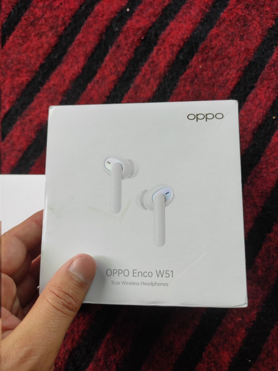 maqdamyasir's tweet photo. Shoutout to Samsung shop for the worst online shopping experience ever! Ordered the Galaxy Buds 2, got the Oppo Enco W51 instead. Can't believe this happened! they sent me the wrong product,  So disappointed!  @SamsungIndia

 #SamsungShopFail  #scam  #samsungshop  #samsungscam https://t.co/hQUCMHrw4a