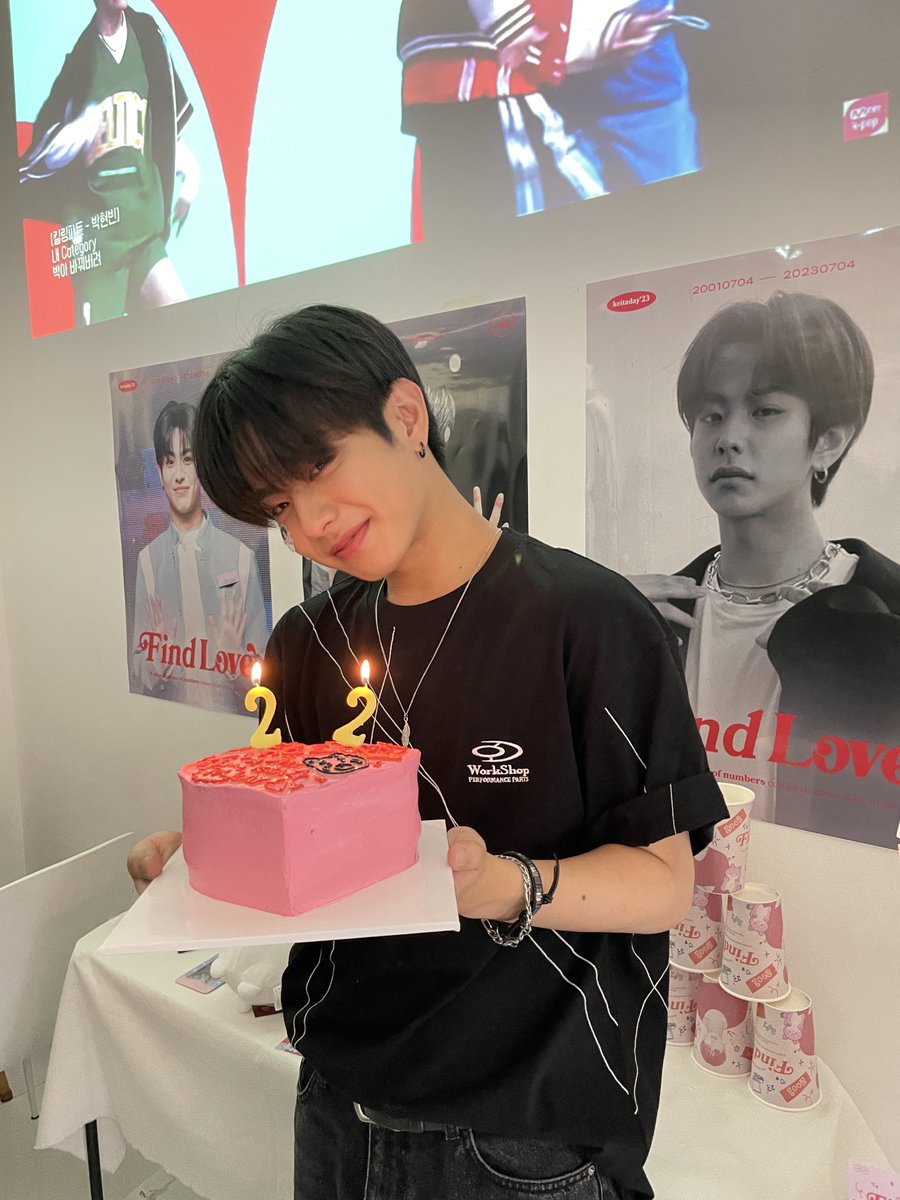 offclKeita's tweet image. 오늘 12시 되자마자 너무너무 행복한 생일이었고 많이 고마워요⭐
앞으로도 함께 하자~~~ㅎㅎㅎ

#KEITA #케이타