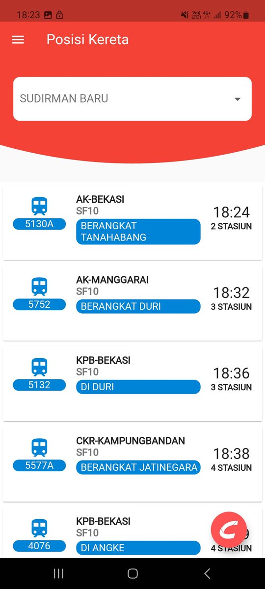 pubil's tweet photo. Dear @CommuterLine kenapa kereta jam pulang kerja ginj jedanya jauh², truz 10 rangkaian semua? Sudirman tuh numpuknya kyk apaan tau klo pulang kerja tau. https://t.co/wrTtC5xpql