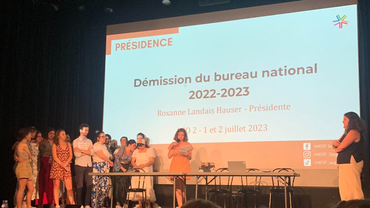 Emie_sau's tweet photo. Heureuse d’avoir pu défendre les droits des étudiantEs sage femme pendant ce mandat 2022-2023. 

Félicitations au nouveau bureau ainsi qu’a @Heloise_ANESF et @Suzanne_ANESF ,j’ai toute confiance en vous pour continuer à faire rayonner l’ANESF . https://t.co/2YgzxTlXje