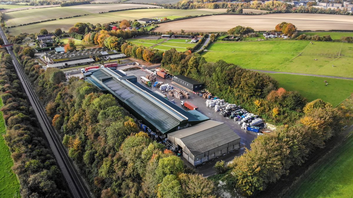 UKSSAInfo's tweet photo. Fires can pose a big threat to recycling and data destruction businesses, so we are delighted that UKSSA member @EcogenRecycling has invested £150,000 in a state-of-the-art fire safety system.  

>>https://t.co/XdzXeDfPwr 

#safety #investment #recycling https://t.co/ofr5rHGN7U