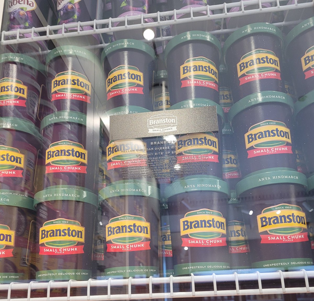 purplestrawbs1's tweet photo. I tried Branston Pickle ice cream! Even as a hardened pickle fan couldn't face a full scoop but did have a taster (the server called me "brave"). It's cheesy, it's tangy, it's not bad at all. I'm not sure if trying this combo will result in permanent damage. @beansaladpod https://t.co/bDQ8RL76qX