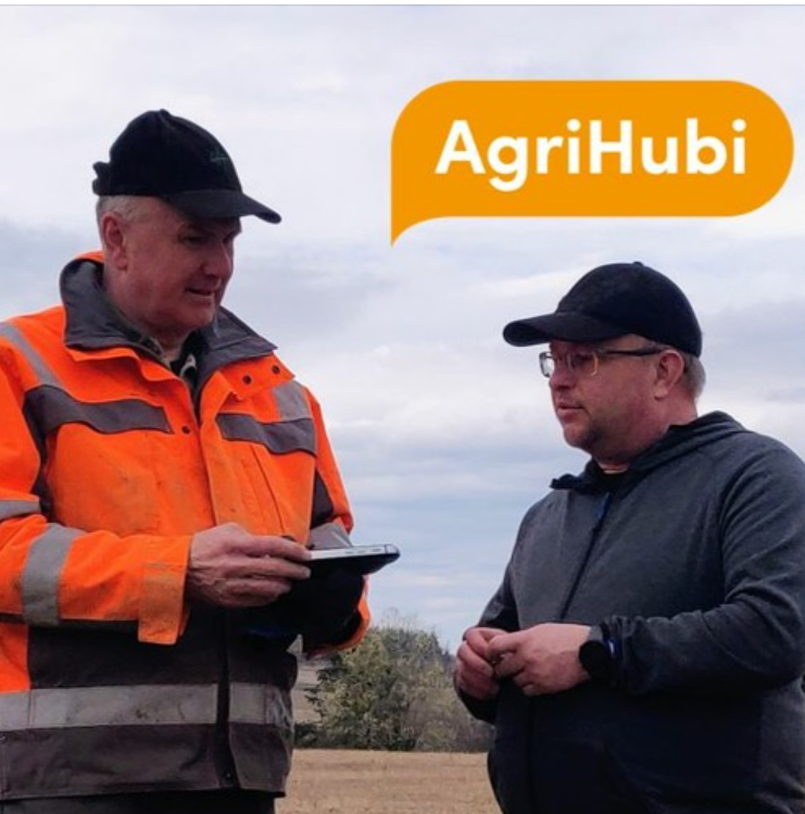 AgriHubi's tweet photo. Kaksi viisasta herraa Timo Teinilä ja @opruponen OKRA2023-maatalousnäyttelyssä Oripäässä. Timo MMM:n lavahaastattelussa ke klo 11: Datasta apua ja iloa viljelyyn. Kysy OP:lta AgriHubista to ja pe klo 14-16 Luke-osastolla halli F, osasto 62. Tervetuloa!

https://t.co/mHKBNMl4J4 https://t.co/eo3yJ4aiBT