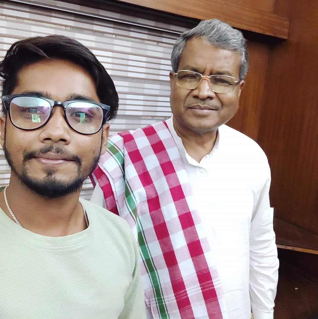 PikuSenapati's tweet photo. राज्य के प्रथम मुख्यमंत्री सह भाजपा विधायक दल के नेता आदरणीय बाबूलाल मरांडी जी को झारखण्ड भाजपा के प्रदेश अध्यक्ष बनाये जाने पर हार्दिक  बधाई एवं शुभकामनाएं ।
आपके नेतृत्व में संगठन नई ऊंचाइयों को प्राप्त करेगा @ babulal marnadi https://t.co/rVoLtRl4Gu