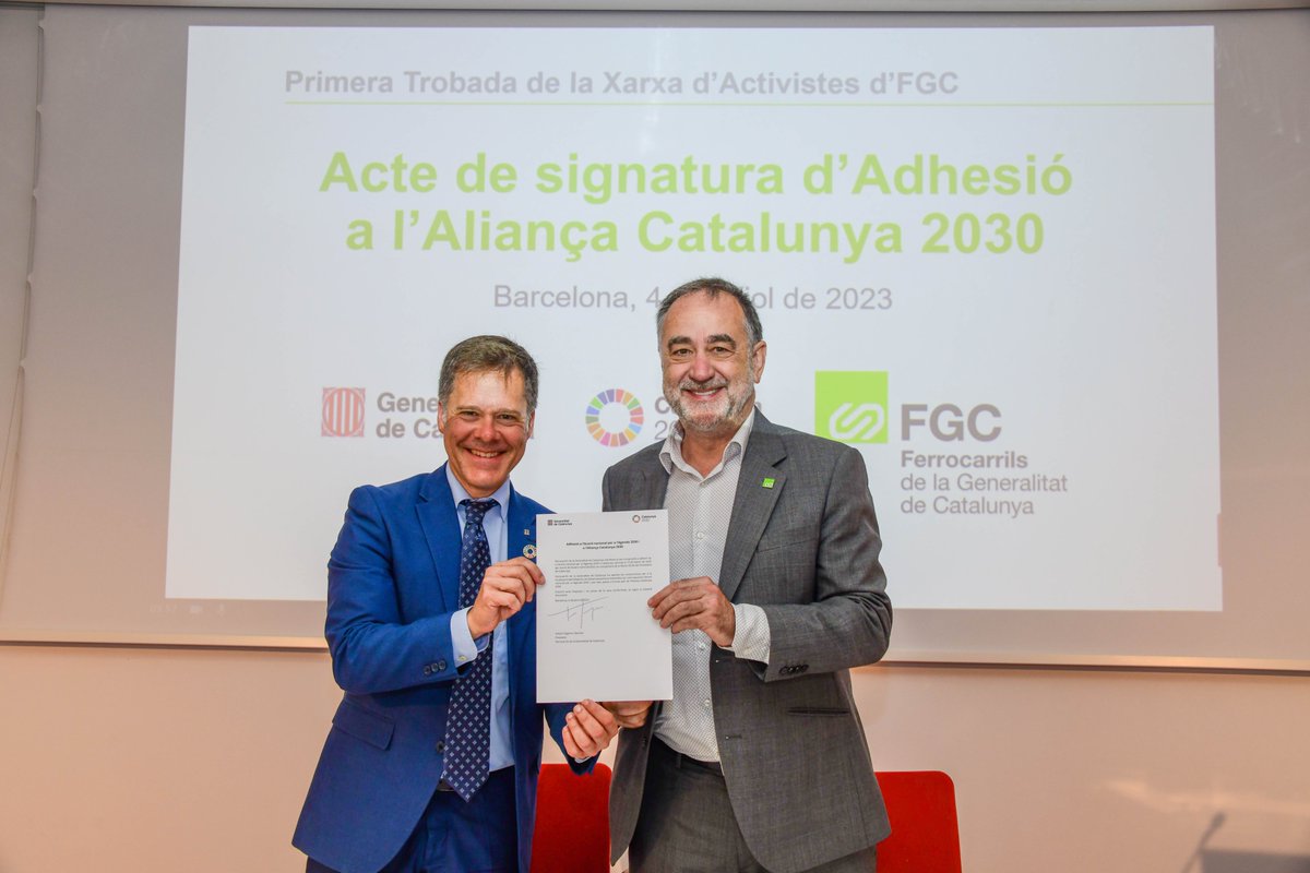 FGCcorporatiu's tweet photo. 📰 #Ferrocarrils s'adhereix a l'Aliança Catalunya 2030 i referma el seu compromís amb els Objectius de Desenvolupament Sostenible

📸 El president de la companyia, Toni Segarra, ha signat l'adhesió en la primera trobada de la Xarxa d’Activistes d'#FGC

📲 https://t.co/FiVv5HoGwi https://t.co/zzC29QjwT4