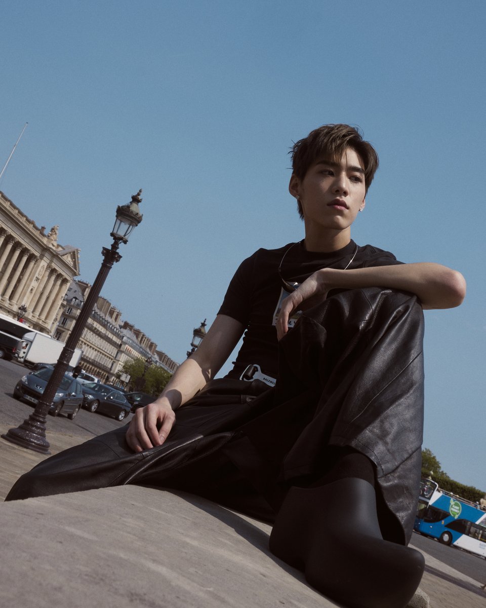 #พีพีกฤษฏ์ #ppkritt  ในโททัลลุคสตรีทสไตล์สุดเท่ #Balenciaga คอลเลคชั่น #SS2023  ณ กรุงปารีส ประเทศฝรั่งเศส พร้อมเข้าร่วมชมแฟชั่นโชว์ Balenciaga 52nd Couture Show ในวันพุธที่ 5 กรกฎาคม เวลา 17.00 น. ตามเวลาประเทศไทย #eprsvp #zzocial #epmagazine