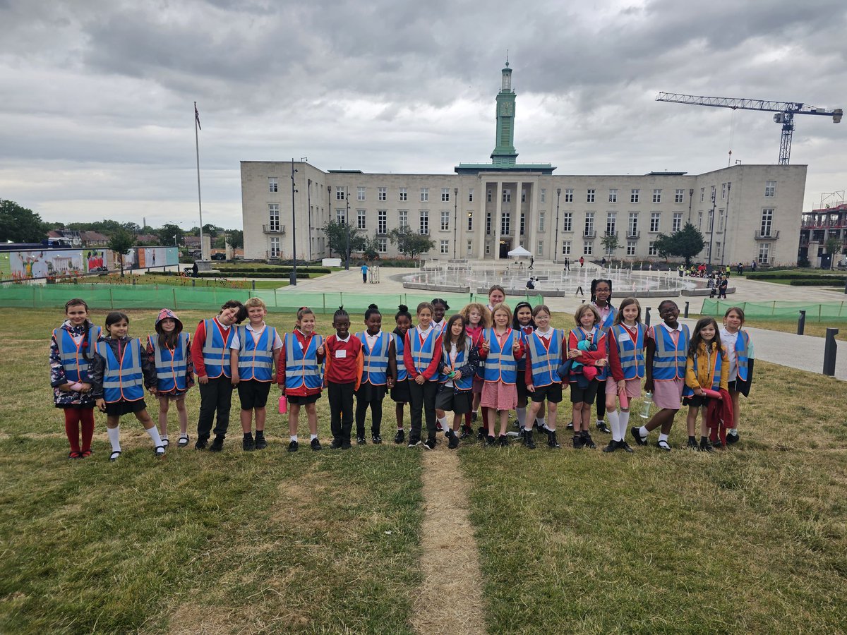 Whittingham Primary Choir are ready for their performance at Fellowship Square! <a href="/wfmusichub/">Waltham Forest Music Service</a> <a href="/WhittinghamWHA/">Whittingham Primary Academy</a>