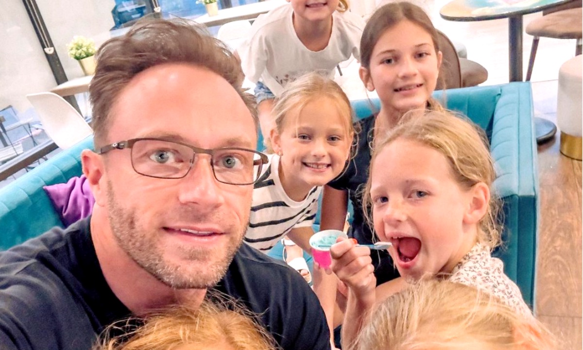 SoapOperaSpy's tweet photo. OutDaughtered Spoilers: The Busbys are Ready to Share Why They Took A Break From Reality TV #OutDaughtered #AdamBusby https://t.co/8wxR3FCY8O https://t.co/beOtLXle5T
