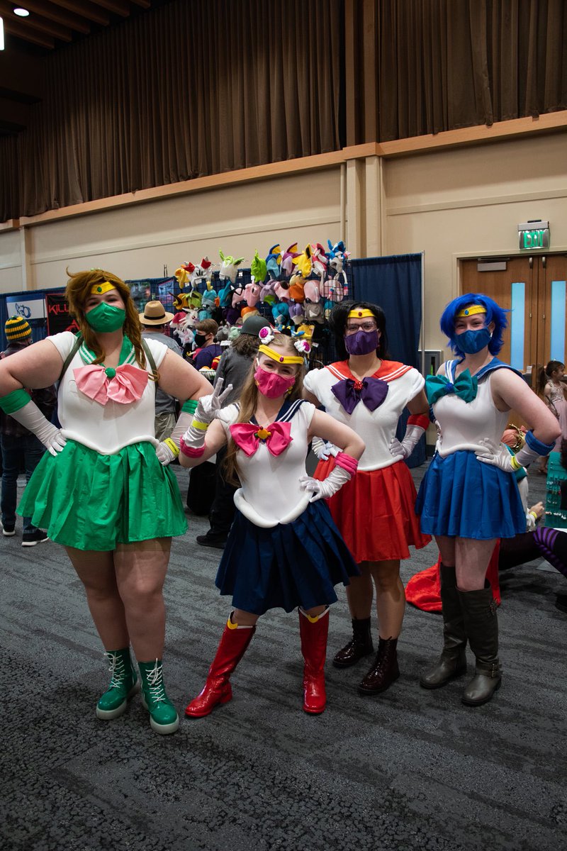 ianmiles's tweet photo. What is your opinion of adults who watch tons of anime and attend anime fan conventions? https://t.co/IqtYT67GVr