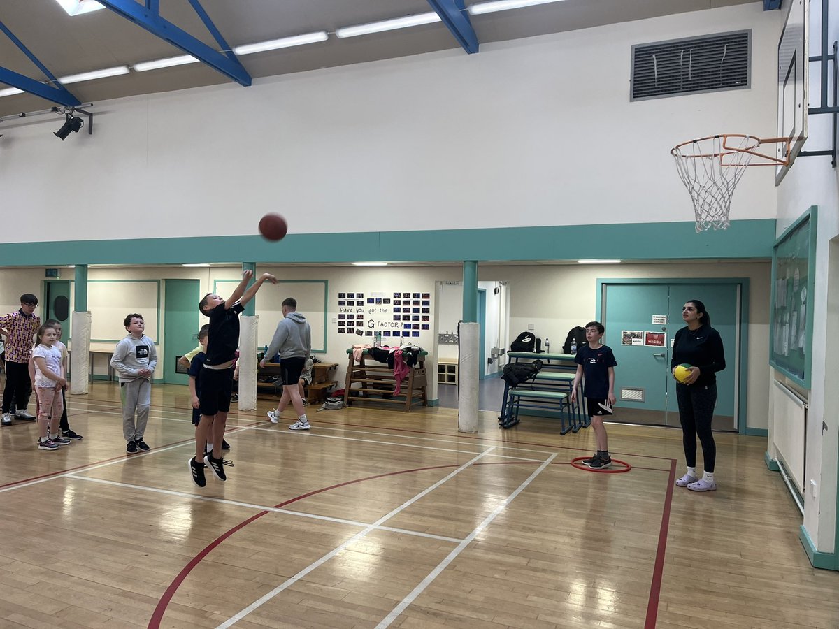ActiveSchAngus's tweet photo. πππFull circle! From #participation #volunteering to #Employment Day 1 of @BirkhillPrimary @LiffPS @AuchterhousePS October Holiday Camp with Alisha, Owen & Joel #Returningpupils from @MonihighPE @MonifiethHWB @mhs_asn #SportForLife @sportscotland #ActiveMonifieth π π πββοΈ πββοΈ https://t.co/a5Jb8wwKld