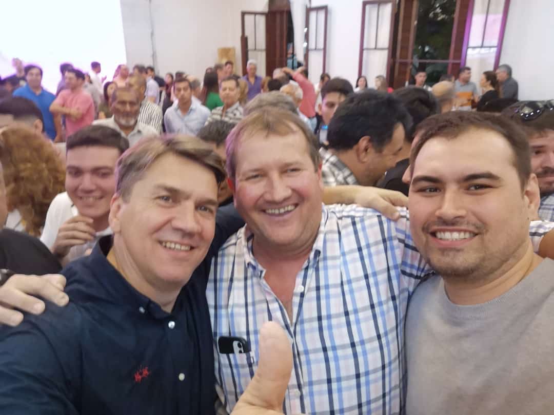 Ayer en el lanzamiento de la nueva lista 653, con Leandro Zdero como futuro gobernador y el resto acompañando para lograr el verdadero cambio en todo el Chaco. Nada mejor que una Unidad Organizada para enfrentar los desafíos que nos traerá un futuro gobierno.