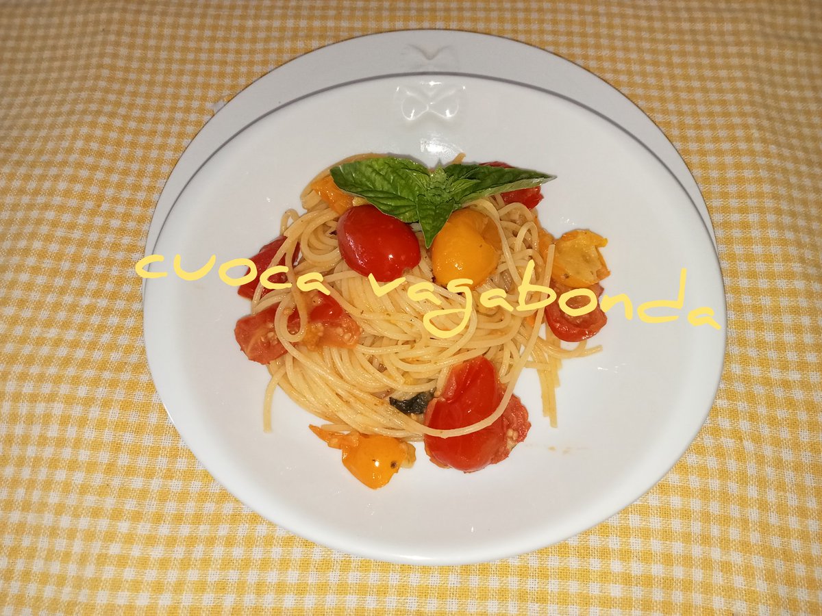 CuocaVagabonda's tweet photo. Spaghetti con i Datterini gialli e rossi della @tenutafrigenti
#martedi #pranzo
#spaghetti #datterini
la ricetta è sul mio blog 👇https://t.co/XjllRdaBt5
digitando il nome della ricetta nella casella di ricerca 🔎
se provi una mia ricetta, taggami #cuocavagabonda https://t.co/9kMNN9GgoC