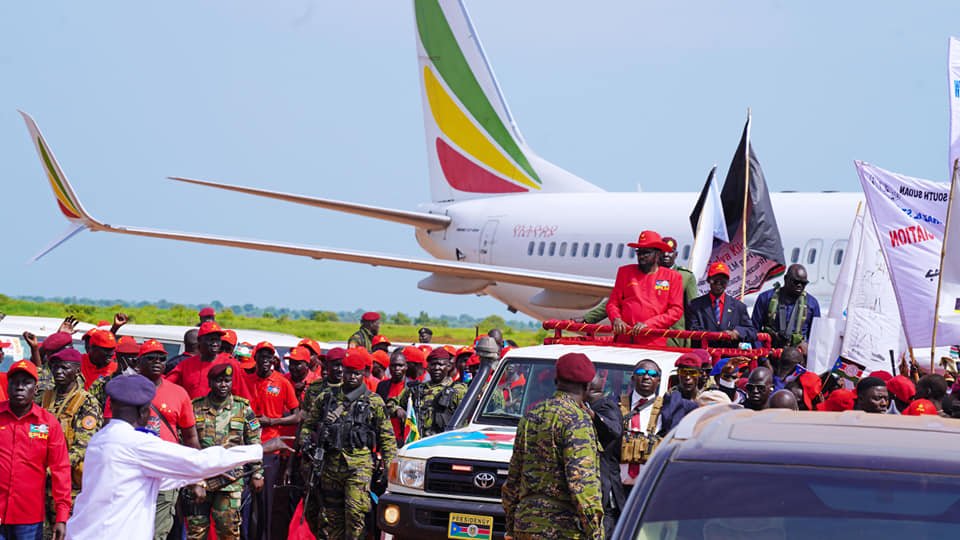 RadioOneSS's tweet photo. President Salva Kiir who is also SPLM party chairman is in Wau, Western Bahr-el Ghazal state for a political rally, South Sudan presidency says.
"President's visit to Wau will be followed by similar tours to the states in Equatoria and Upper Nile regions." #OneUpdates #SSOT https://t.co/kPMVNxGr4p