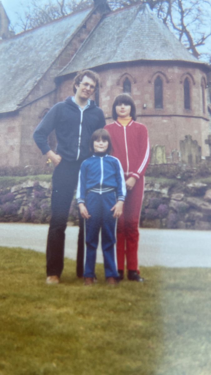 Ali Woollerson tweet media