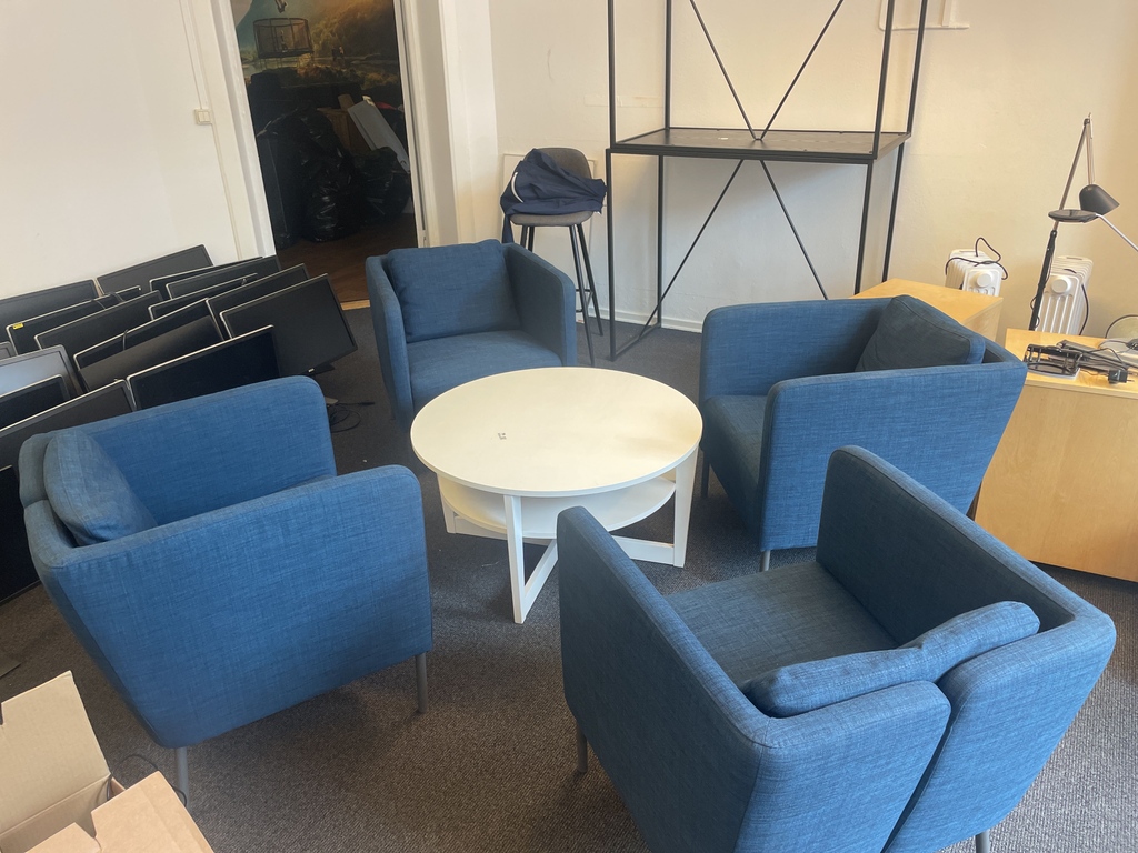 PSAuctionSweden's tweet photo. Avveckling av kontor i Göteborg.
höj/sänkbara skrivbord, ståmattor, ljuddämpande skrivbordsskärmar, soffor, fåtöljer, datorskärmar, mikrovågsugnar och mycket mer.
Till auktionen: https://t.co/Qw1QZP2oky https://t.co/CihYjYcdiG