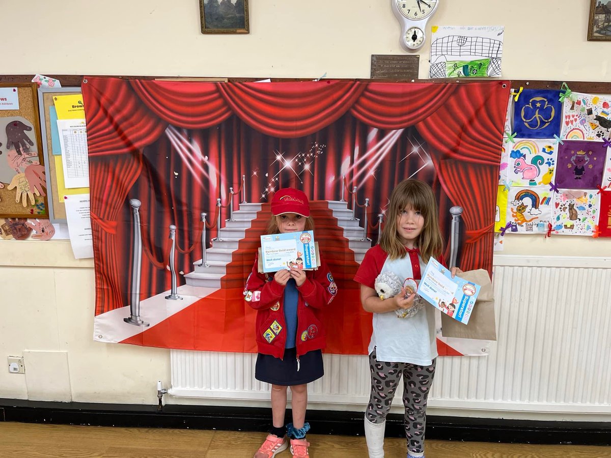 GGSWChanc_dist's tweet photo. A massive well done to West Chiltington Rainbows with so many gaining Bronze awards and 2 girls gaining Gold! 👏🏻🏆 Fantastic @GGSussexWest @Guiding_LaSER @Girlguiding  #girlscandoanything https://t.co/061JjEpoT3
