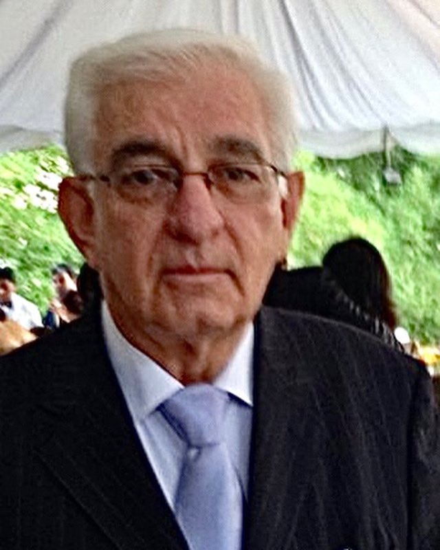 “Estamos obligados a buscar un modelo menos dependiente del Estado que promueva bienestar. El sistema de economía privada cobra mayor fuerza por ser generador de bienes, servicios y empleo”.
 
Frank De Armas, #Fedecámaras Yaracuy, sobre modelo Venezuela 2035.

#fedecamarasyaracuy