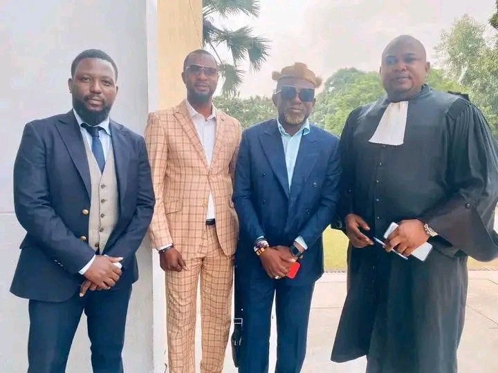 CONGONEWSLIVE1's tweet photo. L’audience opposant  Koffi Olomide à Koffi De Brazza s’est tenue ce matin a huit heures pour motifs :
- Le retrait du pseudo Koffi De Brazza 
- Le retrait de tout le contenu de Koffi de Brazza (sur les médias sociaux) qui utilise ce pseudo.

Prochaine audience le 11 juillet 2023 https://t.co/K2JosdLCeo