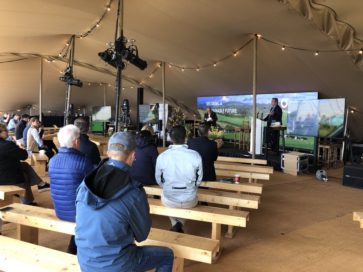 The first Ornua tent talk is kicking off with MC <a href="/campbellsuz/">Suzanne Campbell</a> and Bernard Condon giving the Global Market Update 🌍

#Moorepark23