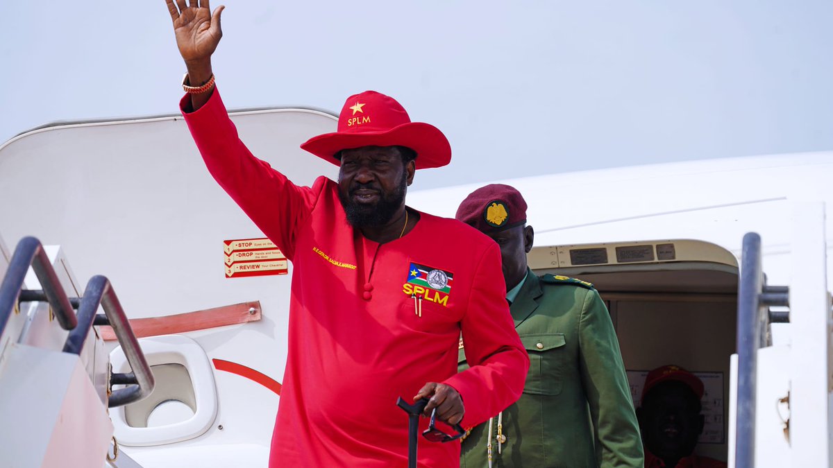 RadioOneSS's tweet photo. President Salva Kiir who is also SPLM party chairman is in Wau, Western Bahr-el Ghazal state for a political rally, South Sudan presidency says.
"President's visit to Wau will be followed by similar tours to the states in Equatoria and Upper Nile regions." #OneUpdates #SSOT https://t.co/kPMVNxGr4p