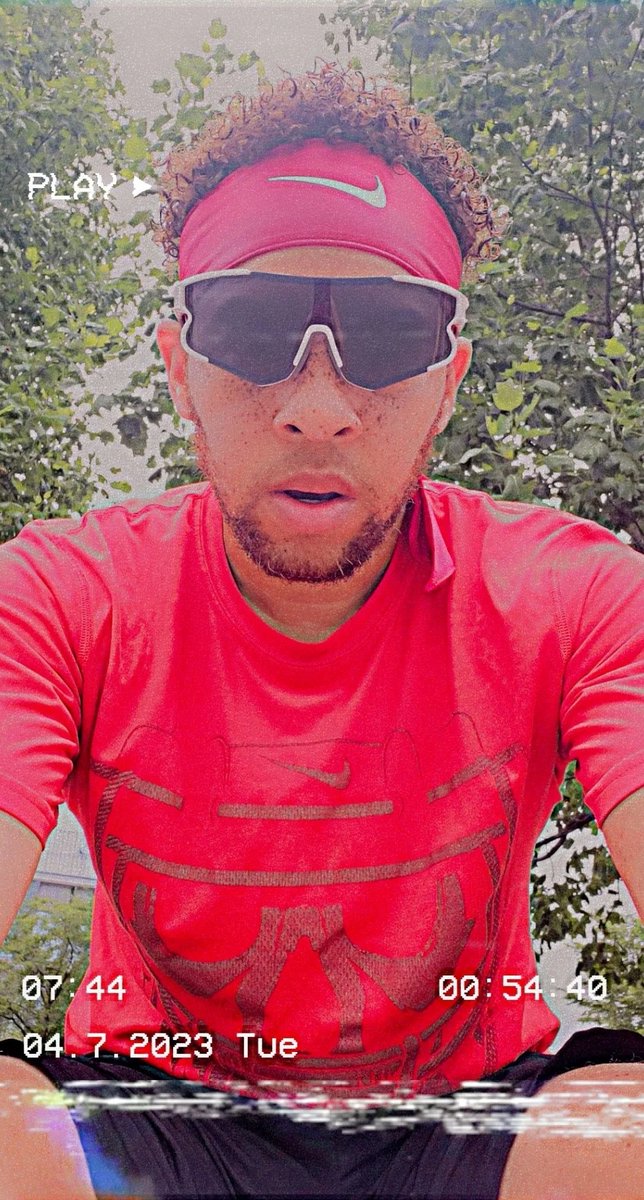 CKrazilegz82's tweet image. 6x300 meters #trackworkout #4thofJuly2023