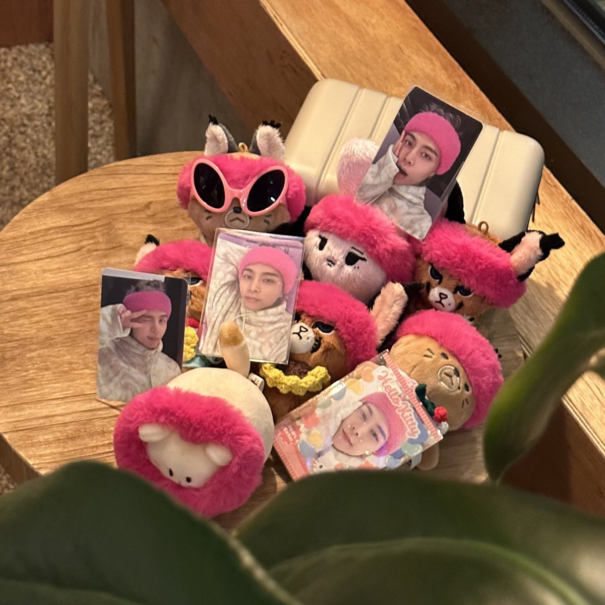ɴᴄᴛ127 ғᴀᴍᴍᴇᴇᴛɪɴɢ ‘ᴏɴᴄᴇ ᴜᴘᴏɴ ᴀ ᴊᴜʟʏ’

💗핑크 인형 헤어밴드 나눔💗

💕2023.07.16
💕쟈니 버블 구독 29일 이상 or 쟈니 인형 갖고 계신 분 (쟈니 인형이면 무엇이든 👌)

✔️장소 및 시간은 당일 타래로 공지하겠습니다