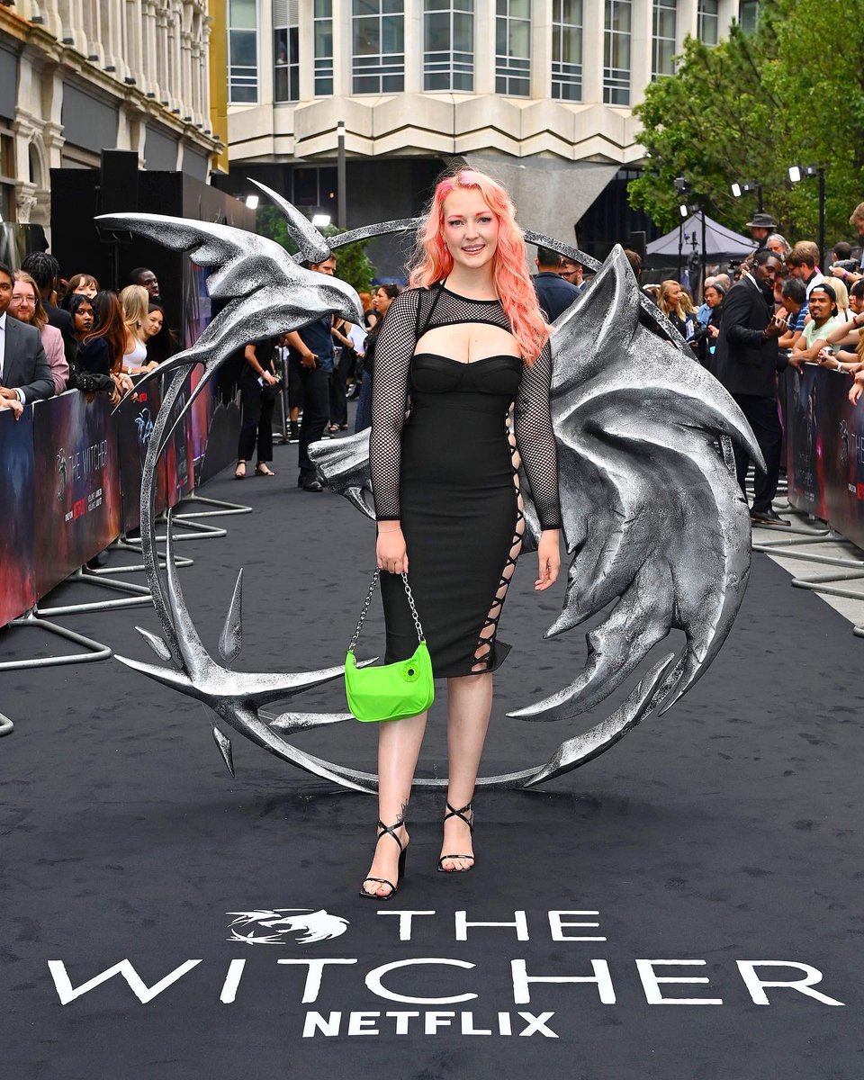 The Witcher premiere! Outfit is giving Yennefer, hair is giving Triss! #TheWitcher #TheWitcherNetflix