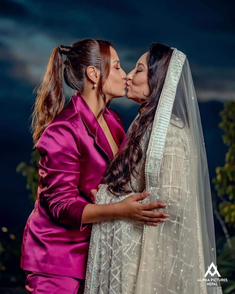 सासुसँग मुख मुखै लाग्ने बुहारी 🤣