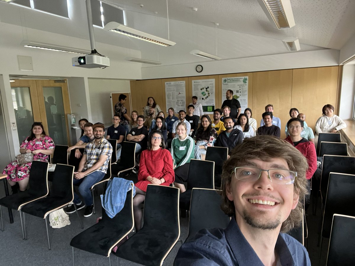 t_pfennig's tweet photo. I just had my first ever conference talk at #PSSC2023 at IPK Gatersleben. I feel great and I‘m really grateful for my peers for listening in and giving such nice feedback :) https://t.co/a09uJYfAKX