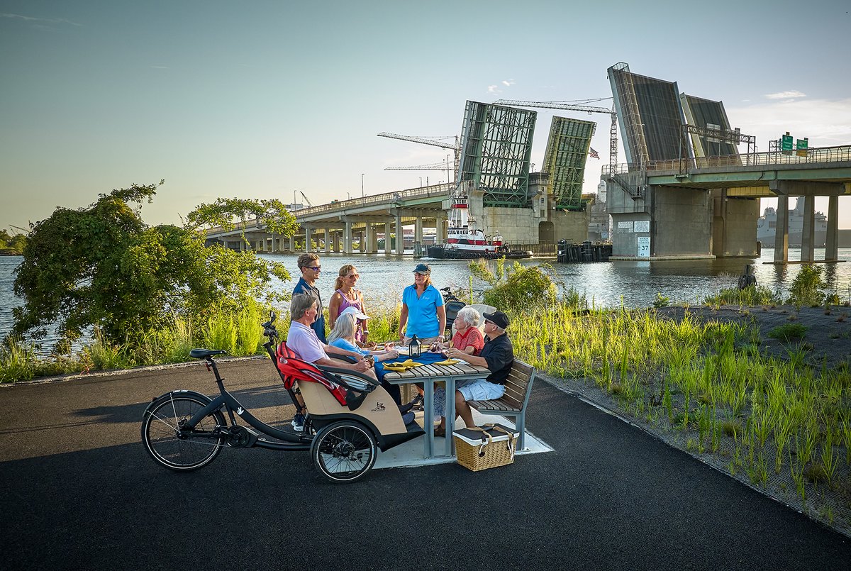 norfolkERT's tweet photo. Happy 4th of July! Find great spots to watch the 🎇fireworks🎆 on the #ertnorfolk. Grab your beach chairs and picnic blankets and celebrate our country's independence on the trail! 

#somethingforeveryone #yourert #community #celebrate #fourthofjuly #supportert https://t.co/EMDUwBTtwF