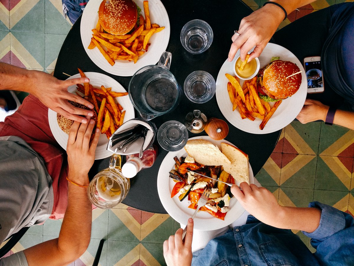 over50andstrong's tweet photo. 50 &amp; Beyond Health Lesson: 5 Healthy Tips On Eating Out

https://t.co/29kOt51Uad https://t.co/0KqaY7Zs86