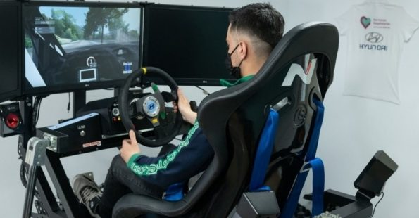 PremsaMotorCat's tweet photo. EL SIMULADOR DE CONDUCCIÓN DE HYUNDAI MOTOR ESPAÑA REVOLUCIONA LA REHABILITACIÓN DE LOS PACIENTES DE LA UNIDAD DE DAÑO CEREBRAL DEL HOSPITAL BEATA MARÍA ANA. @HyundaiEsp @HyundaiPR_es @satrusteguipolo @DeSdelarocha @PremsaMotorCat #Hyundai #APMCmotor https://t.co/jImBQG61SQ