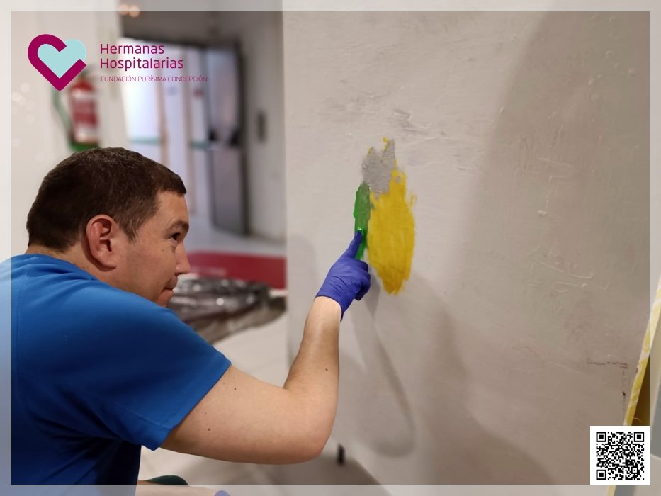 HospitalariasGr's tweet photo. El taller veraniego que explora la creatividad y desarrolla habilidades #TallerDePintura No solo ofrece una forma de expresión artística, tb brinda una serie de beneficios adicionales, entre otros: el reciclaje. #DiscapacidadIntelectual CO #Realidad2003 https://t.co/F8plGNxQFP https://t.co/laFv7ebzt3