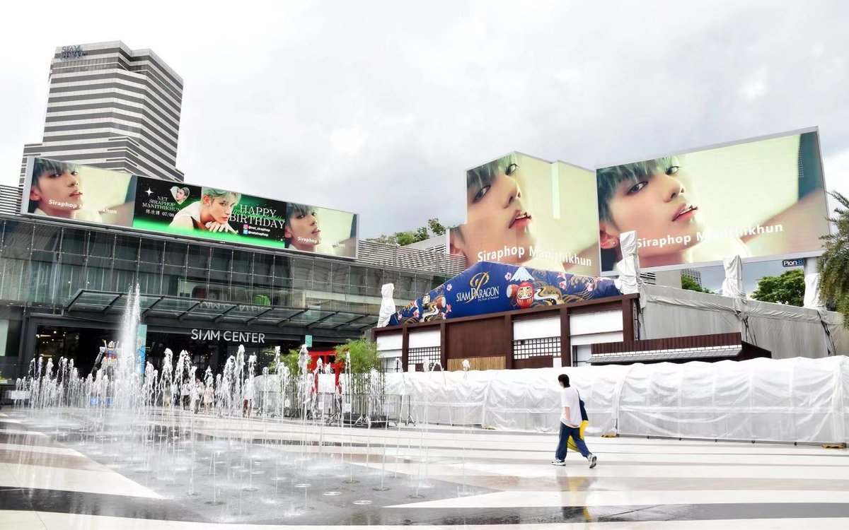 Mikaisfans's tweet photo. Hey guys, my support slogan has been on the screen, welcome to have a look and reach a checkpoint～😘😘😘😘

🎂BIRTHDAY PROJRCT for NET 🎂 

📍SiamParagon LEDx3 
📍Interchange 21 LED
🖥Date：2023.07.04-2023.07.10

#HappyNetDay2023 
#Net26thBDProject
#netsiraphop
#netjames https://t.co/61Ae2DQFnW