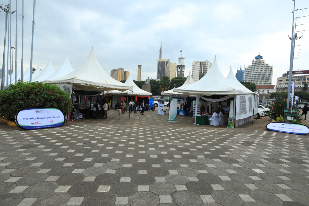 AsnetKenya's tweet photo. Come and engage with us today the 4th and tomorrow the 5th at KICC Grounds.
#nationalagriculturesummit #AsnetKenya #Bimalkantaria #Winniemuya #Elgonkenya #kilimoKE #GizAgra #UKinkenya #RTIinternational #FAOkenya #cerealmillersassociation #investinfoodsecurity. https://t.co/F6itjSPxxA