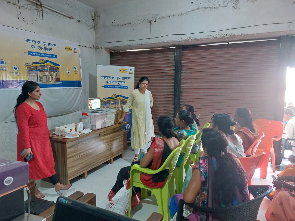 BPCLNB's tweet photo. Training on Women hygiene related to gynecological problems was  imparted to  Urja devis at Vaijapur Maharashtra.  Free samples of washable  sanitary pads were distributed .
#UrjaDevi @BPCLimited  @cmdbpcl https://t.co/3Q9F1IlzNb
