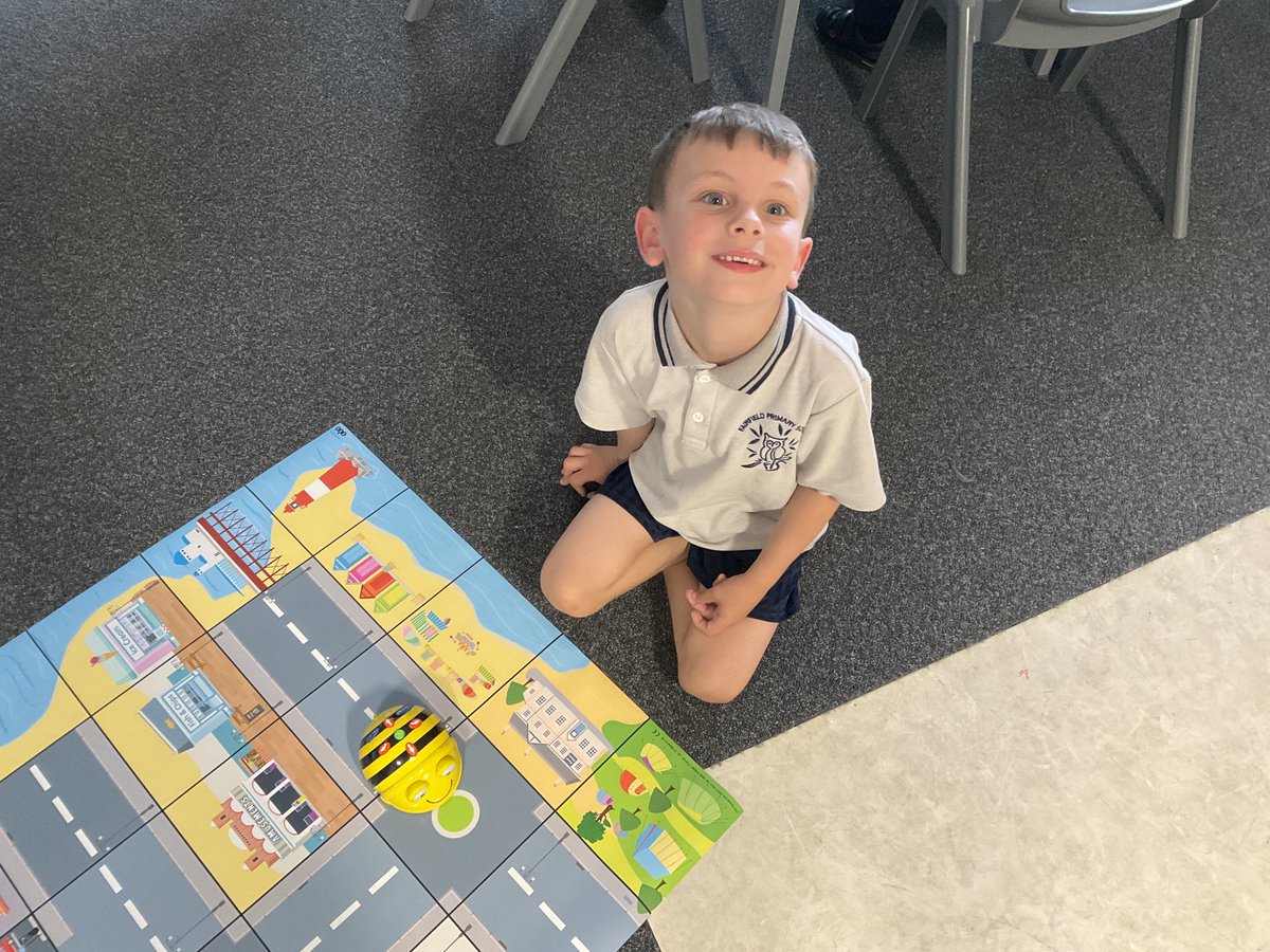 FPS_Computing's tweet image. Reception have been programming robots to follow instructions in sequence.