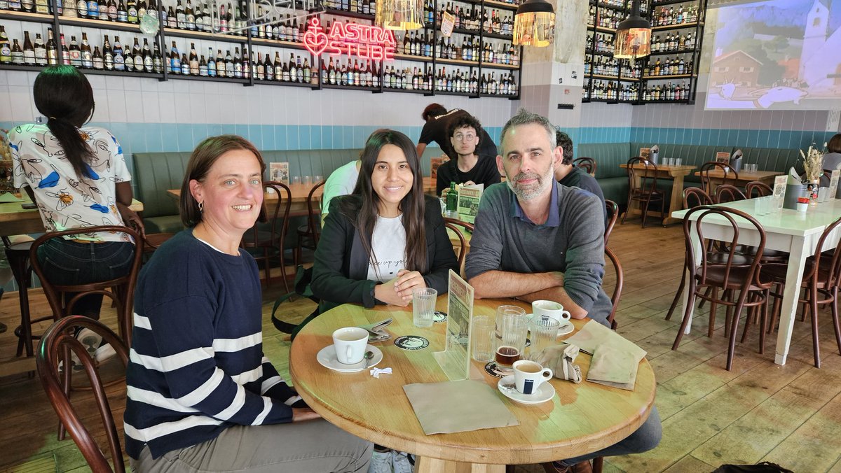 FlorentMorio's tweet photo. Last day in the lab for Raquel Supo, our Master 2 student involved in the #FungiSol study, a Citizen Science project aiming at studying environmental yeasts in urban soils. You really did a great job ! Thanks 🙏! @OurliacGarnier @NantesUniv #wildyeasts #kidsinscience #IICIMed https://t.co/k0DuyDPfki