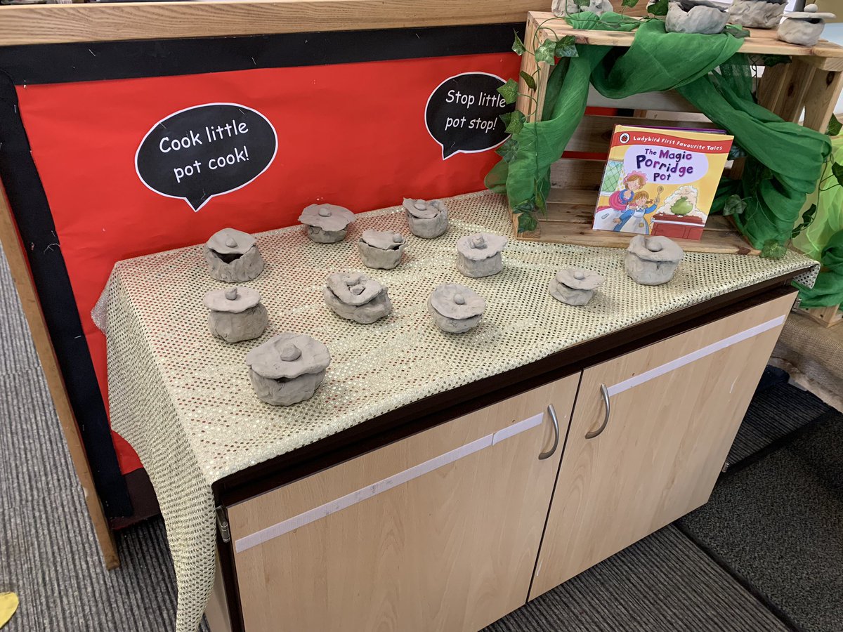 AtlasEyfs's tweet photo. F2 children enjoyed making their own magic porridge pots after sharing the story #earlyyearsart #traditionaltales @NickyTu49850999 @crossleyandrewj @AtlasAcademy1 https://t.co/0dHDFMloKv