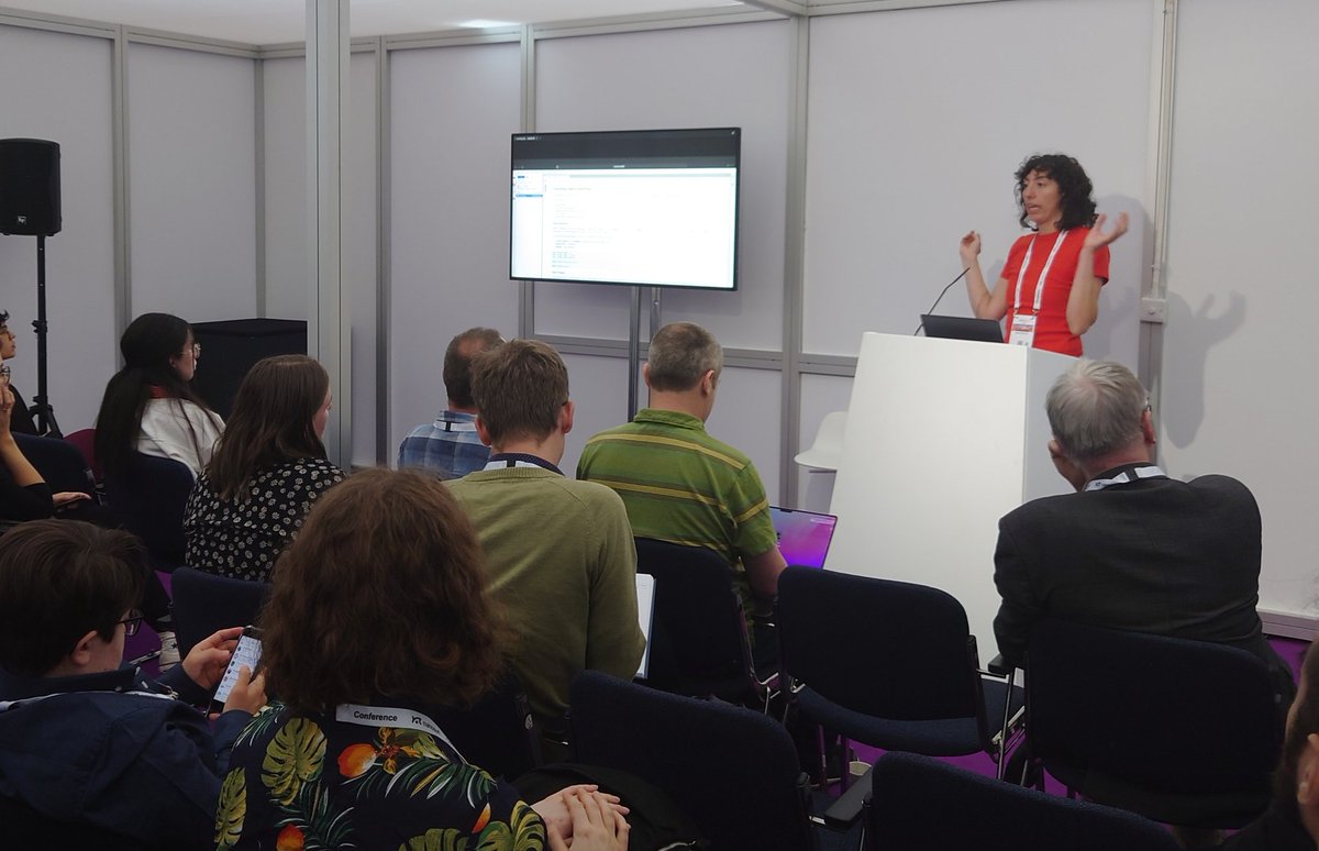 haesleinhuepf's tweet image. Very interactive introduction to @ProjectJupyter Notebooks by @lankylaste in the  @mmc_series #LearningZone 🔬🖥️🤖