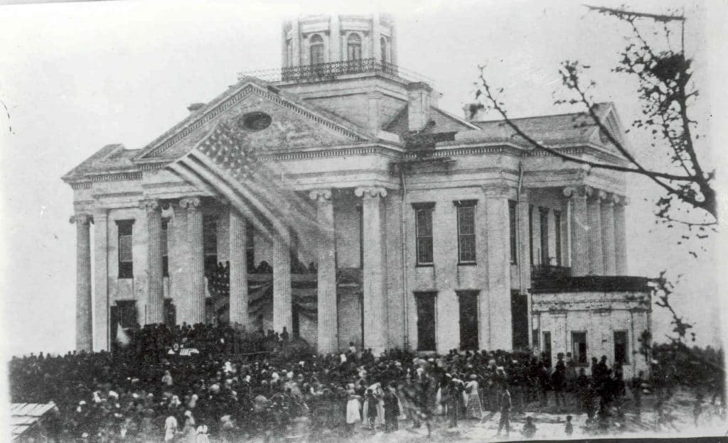 Vicksburg Mississippi fell to the Union on July 4 1863 . General Ulysses S Grant had the Union Flag put on top of the Court House so everyone would know that Union has Vicksburg 160 years ago on July 4 . https://t.co/qR1dOpoCRj