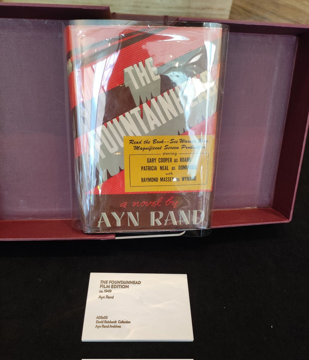 bekywinkz's tweet image. Una de las primeras ediciones de &quot;El Manantial&quot;, dónde se anunciaba el estreno de la película basada en este libro 🙌🏻🙌🏻 
#objetivismo #AynRand #OCON2023