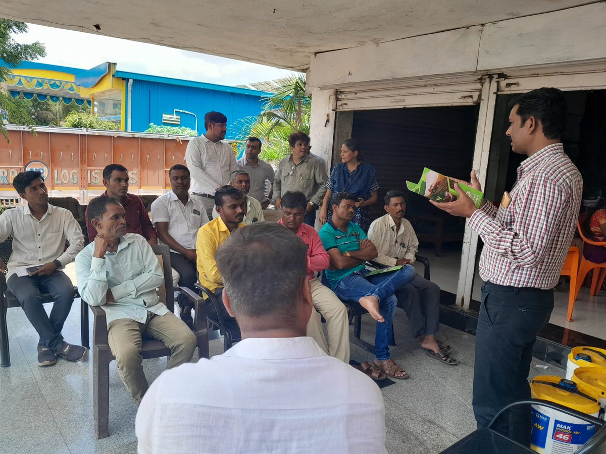 BPCLNB's tweet photo. Importance of organic fertilizers were explained to the farmers in an interactive session conducted at Vaijapur. All invitees were relative of Our Urja Devi Network of Vaizapur Attached to our IN &amp; OUT store at M/s Arujit Petroleum
#Urjadevi @BPCLimited https://t.co/nkmnYVXz7c