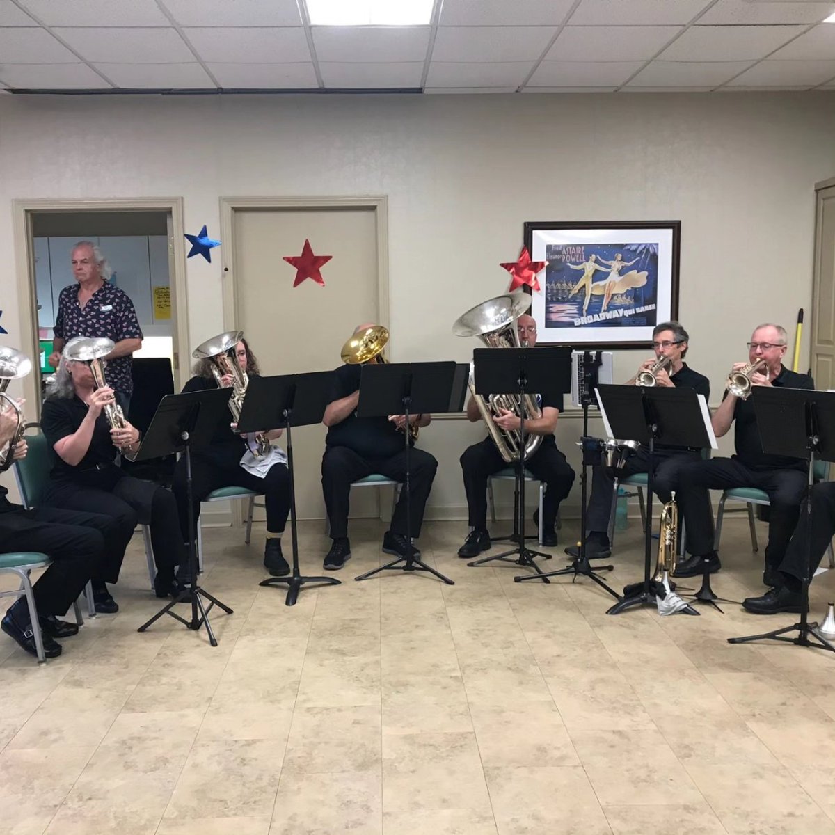 MotorCityBB's tweet photo. Happy 4th of July!  An octet from MCBB performed at 4th of July celebration at Arden Courts of Bingham Farms  on Sunday to an appreciative audience of residents, guests, and staff. This is the first of several senior community centers  and residences that MCBB will visit. https://t.co/iyXkUTFWO3