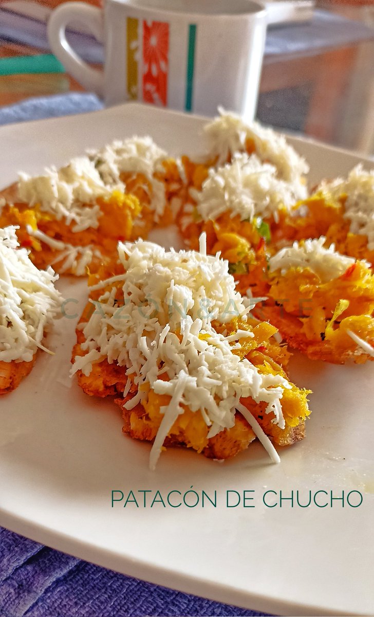 evevasquez77's tweet photo. Patacón Pisao' ... De Chucho con quesito de búfala la combinación perfecta del día! Prueba el delicado sabor de este producto en presentación de 300 y 500grms!  Pídelo al 04129905714  #chucho #listoparacomer #empacado #congelados #deliveryccs https://t.co/EHXHIg2JFm